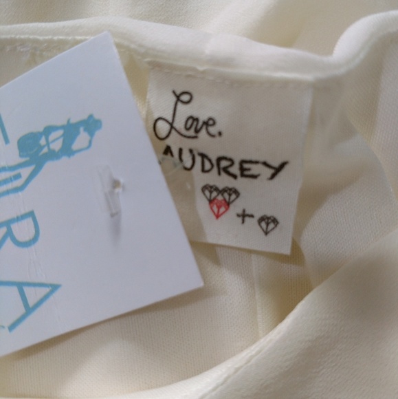 Love Audrey Ivory Timic Dress - Picture 6 of 7